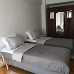 아파트 La De Lou
